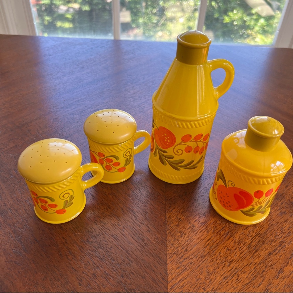 Avon Pennsylvania Dutch Vintage Containers
